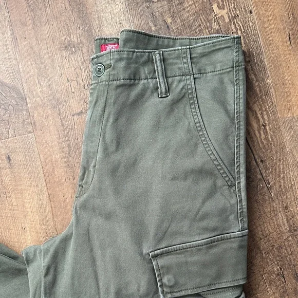 Levi's | XX Taper Mens Cargo Pant in Olive Night - Picture 2 of 6
